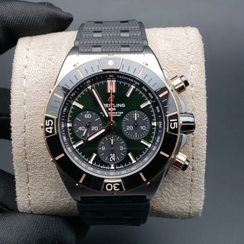 Breitling Chronomat 44一UB0136251L1S1